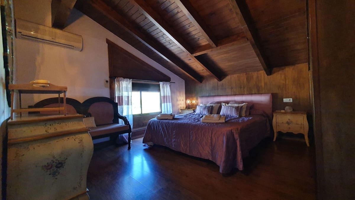 11 bedroom Finca/Country House for sale in Alhaurin el Grande with pool - € 890,000 (Ref: 9480397)