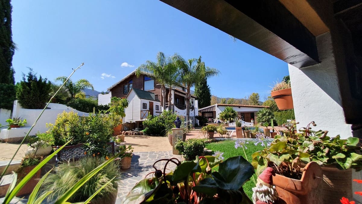 11 soverom Finca/Herregård til salgs i Alhaurin el Grande med svømmebasseng - € 890 000 (Ref: 9480397)