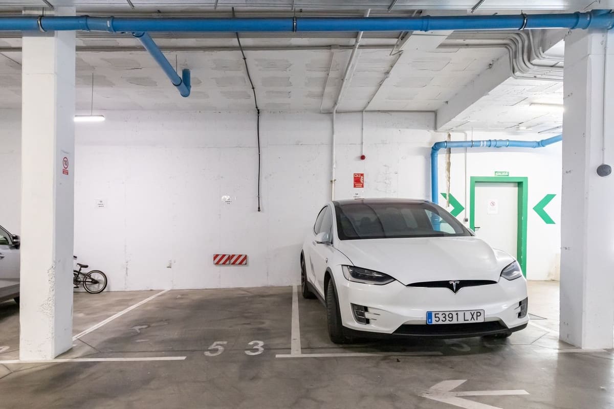 2 bedroom Apartment for sale in Benahavis with pool garage - € 895,000 (Ref: 9480401)