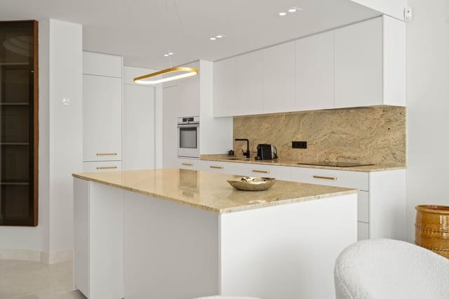 Apartamento de 2 habitaciones en Cancelada, Estepona en venta con piscina - 895.000 € (Ref: 9480402)