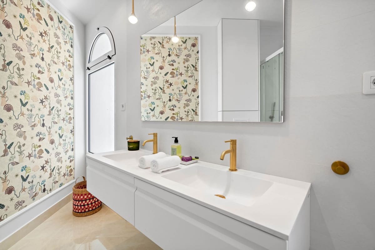 Apartamento de 2 habitaciones en New Golden Mile en venta con piscina - 895.000 € (Ref: 9480402)