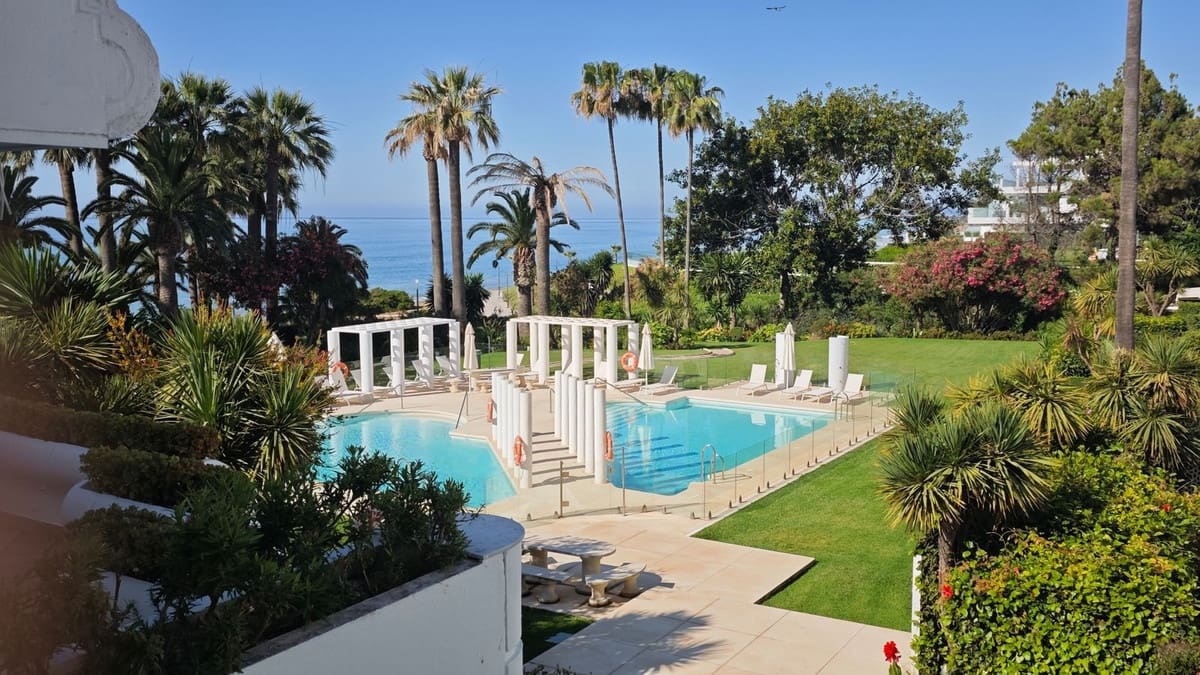 Apartamento de 2 habitaciones en New Golden Mile en venta con piscina - 895.000 € (Ref: 9480402)