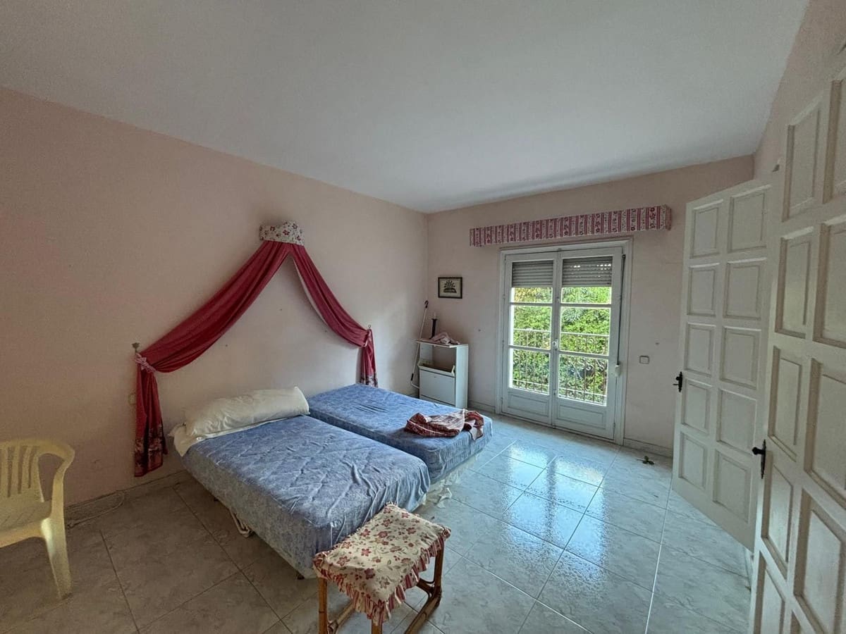 3 soveværelse Lejlighed til salg i Nueva Andalucia med swimmingpool garage - € 895.000 (Ref: 9480403)