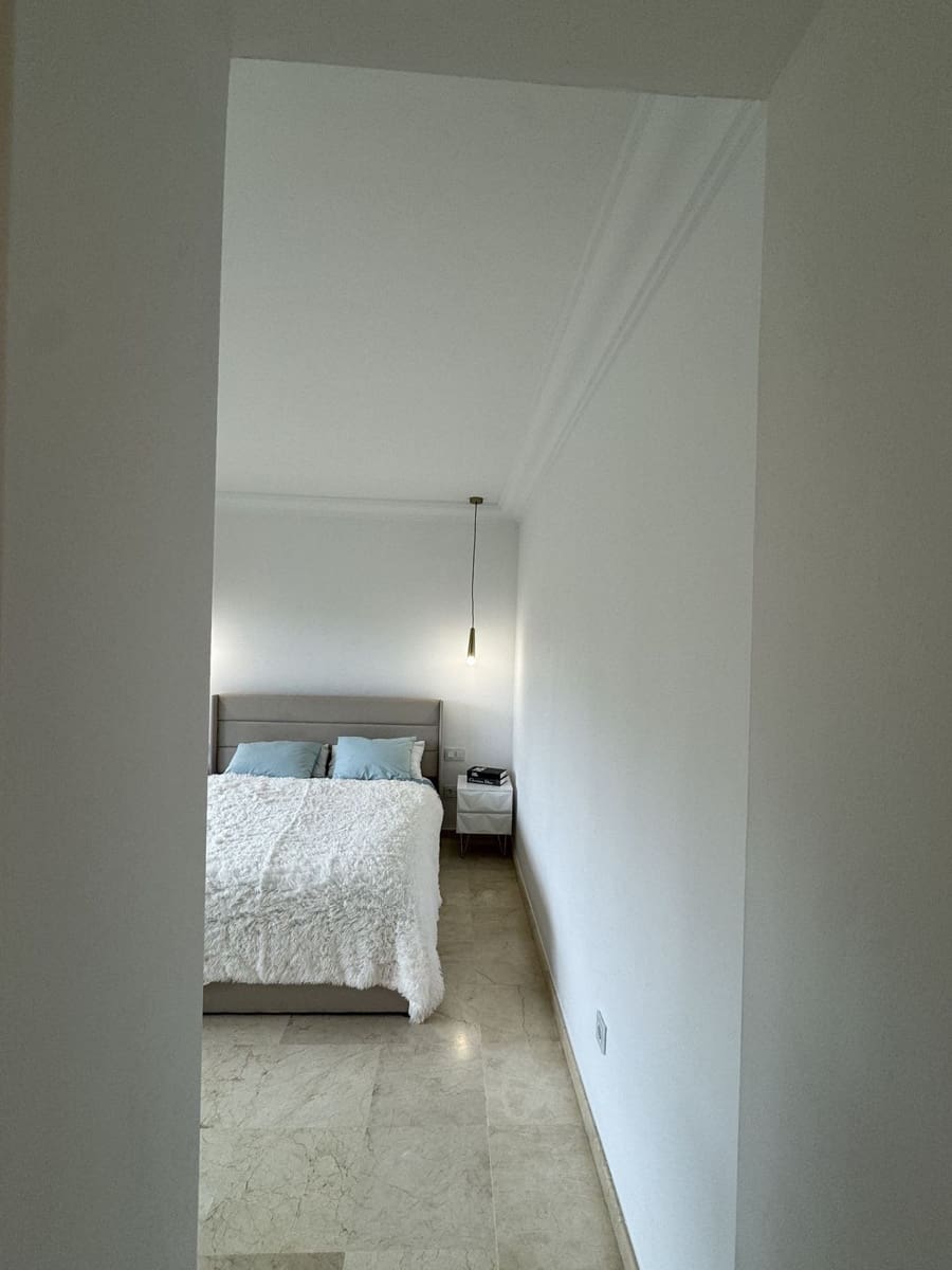 Apartamento de 3 habitaciones en Nueva Andalucia en venta con piscina - 895.000 € (Ref: 9480404)