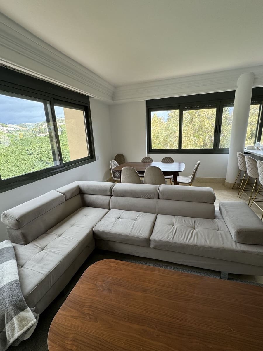 Apartamento de 3 habitaciones en Nueva Andalucia en venta con piscina - 895.000 € (Ref: 9480404)