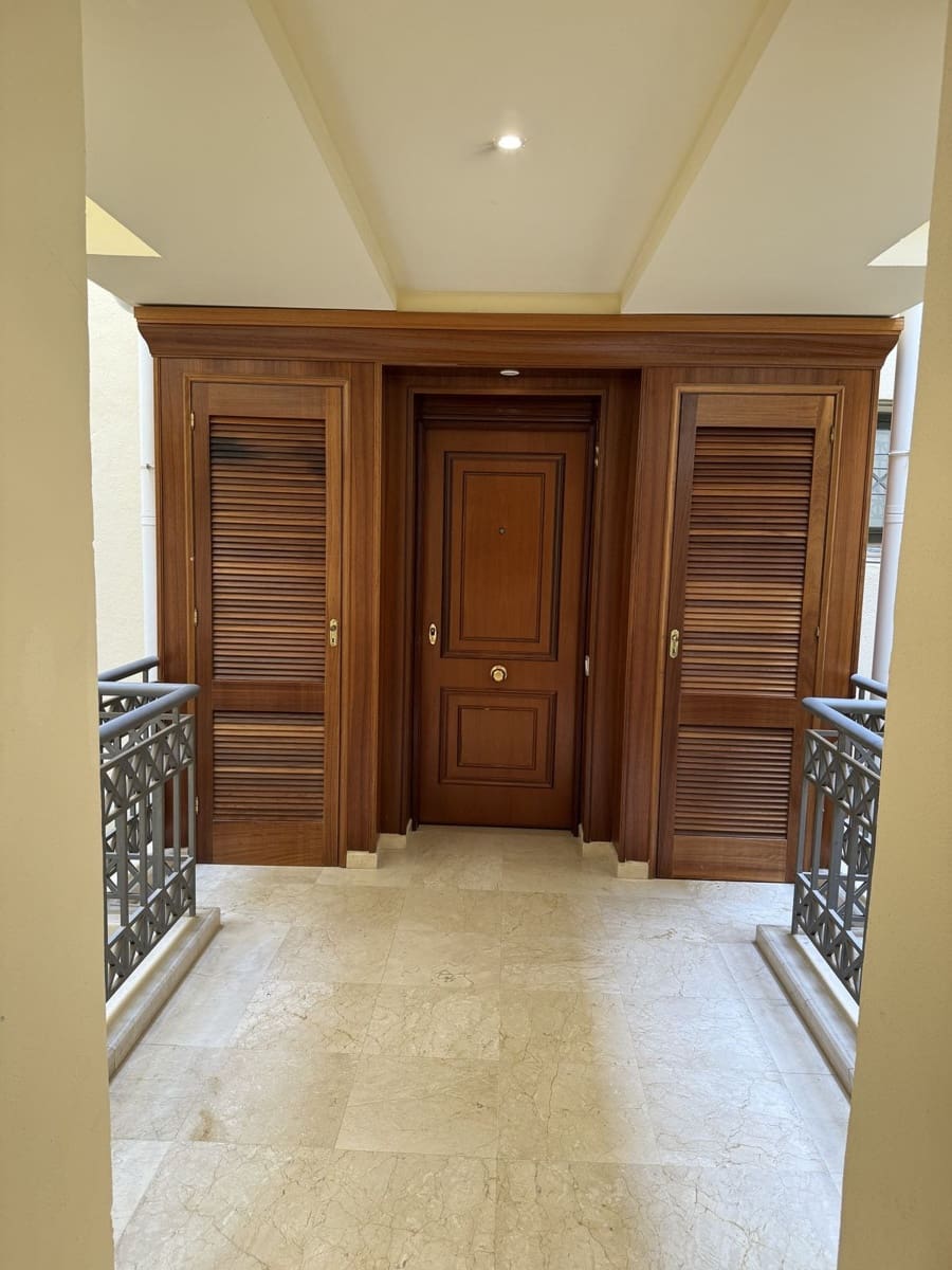 Apartamento de 3 habitaciones en Nueva Andalucia en venta con piscina - 895.000 € (Ref: 9480404)