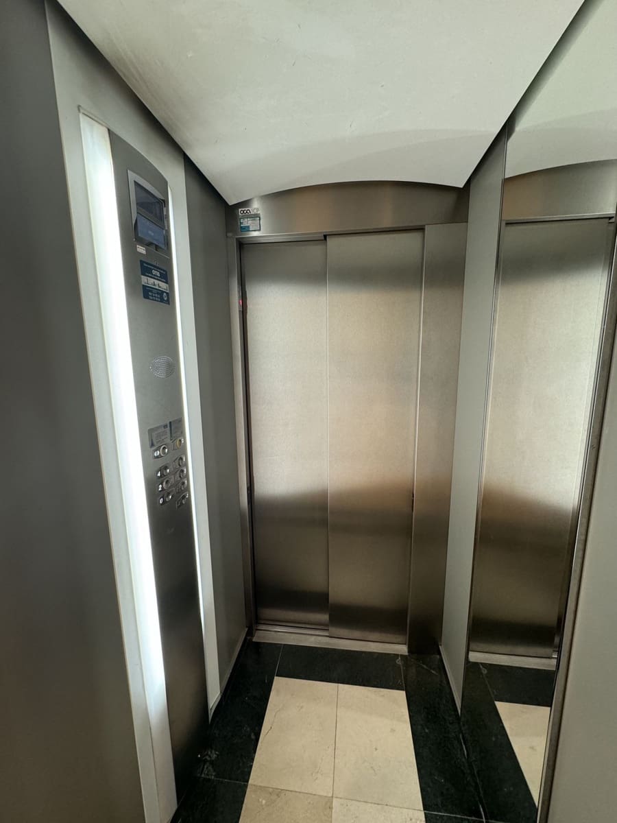 Apartamento de 3 habitaciones en Nueva Andalucia en venta con piscina - 895.000 € (Ref: 9480404)