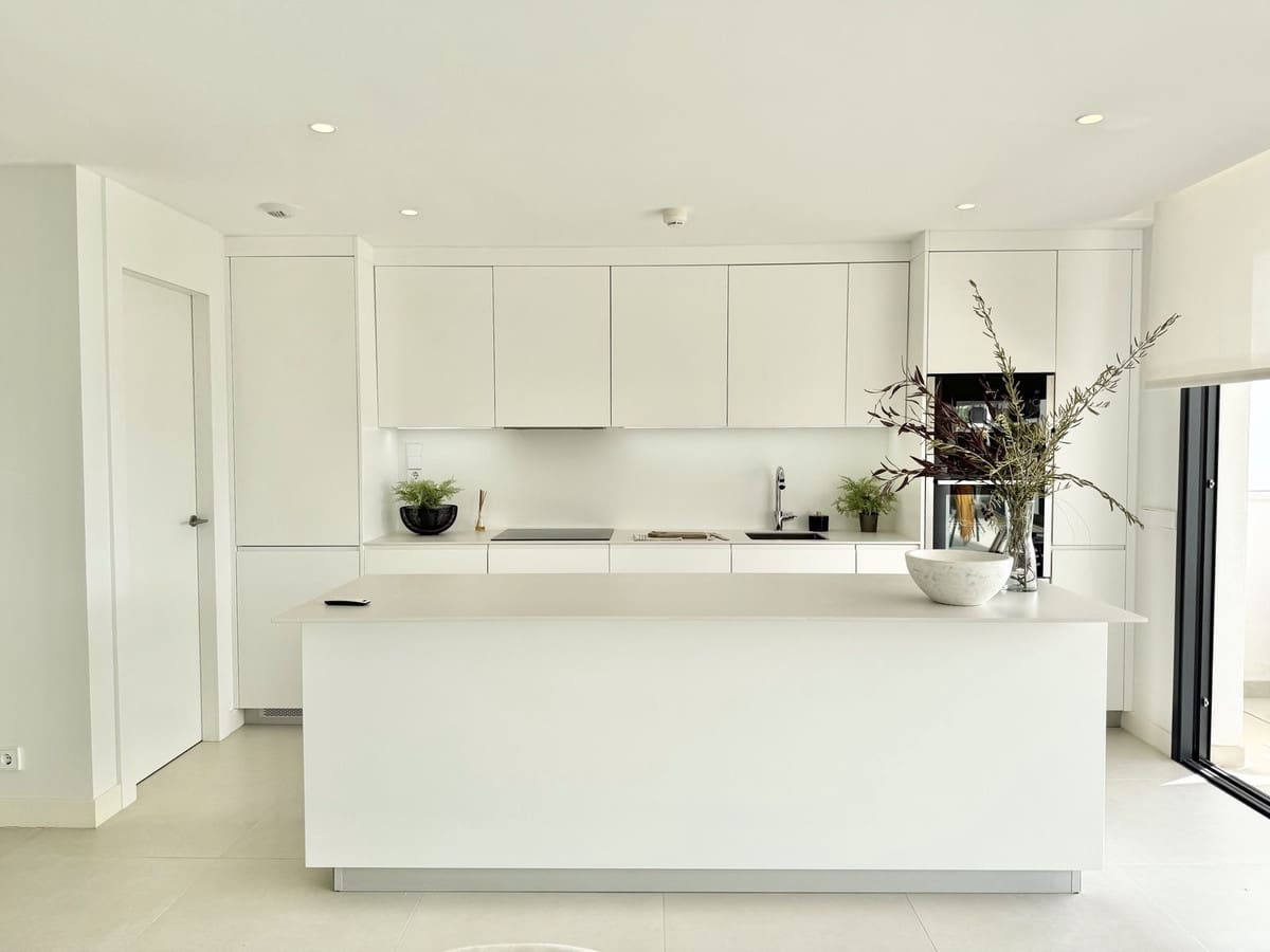 3 makuuhuone Huoneisto myytävänä paikassa Fuengirola mukana uima-altaan - 895 000 € (Ref: 9480405)