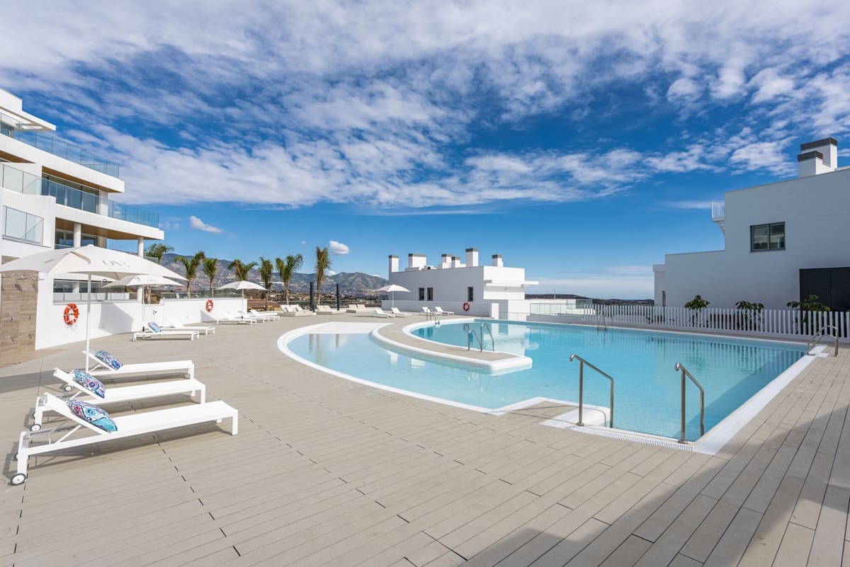 2 bedroom Penthouse for sale in La Cala de Mijas with pool - € 895,000 (Ref: 9480407)