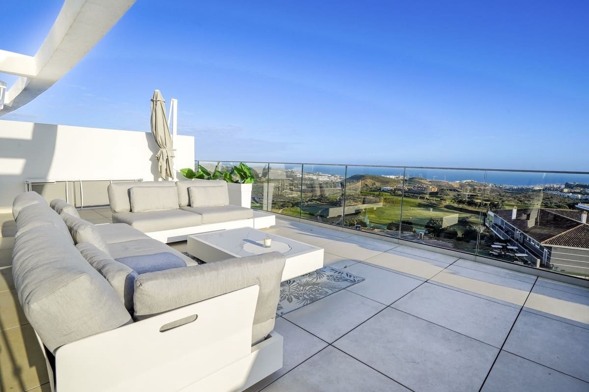 2 bedroom Penthouse for sale in La Cala de Mijas with pool - € 895,000 (Ref: 9480407)