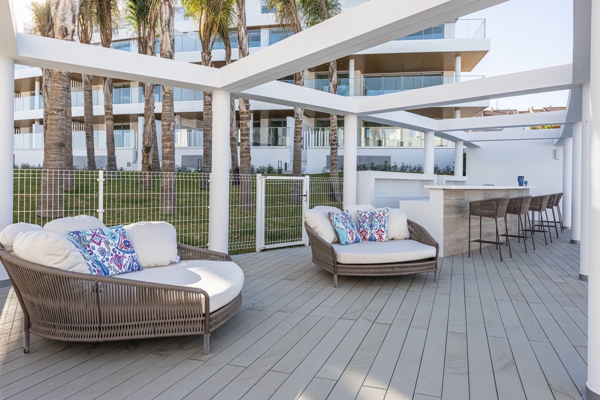 2 bedroom Penthouse for sale in La Cala de Mijas with pool - € 895,000 (Ref: 9480407)