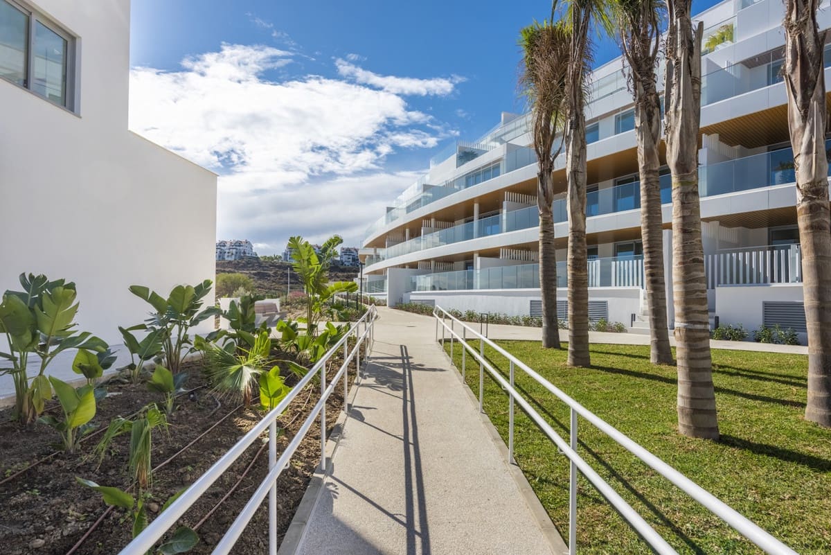 2 bedroom Penthouse for sale in La Cala de Mijas with pool - € 895,000 (Ref: 9480407)