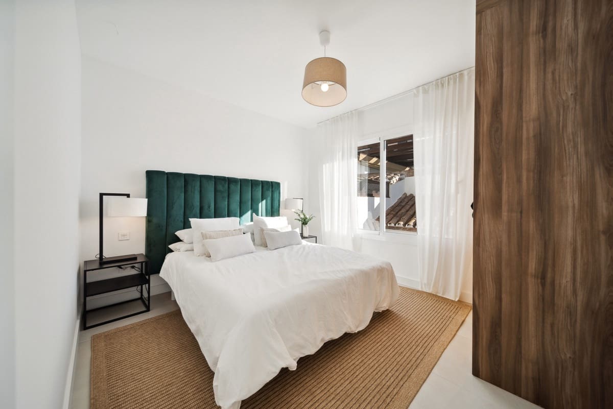 3 Zimmer Penthouse zu verkaufen in Nueva Andalucia mit Pool - 895.000 € (Ref: 9480409)