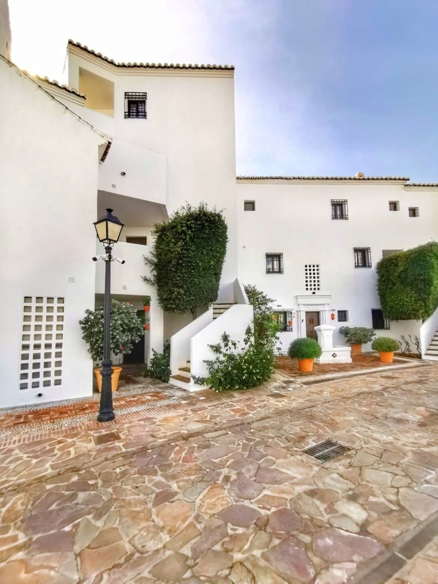 4 bedroom Penthouse for sale in Los Monteros with pool garage - € 895,000 (Ref: 9480411)