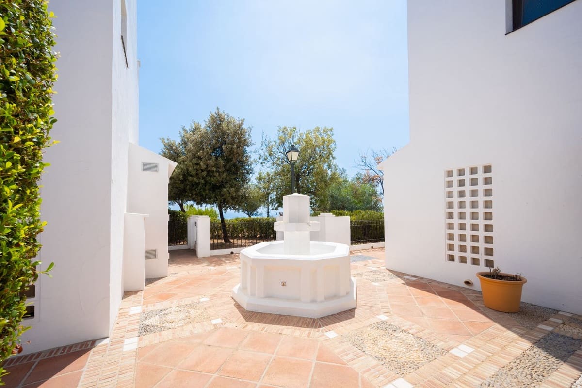 4 bedroom Penthouse for sale in Los Monteros with pool garage - € 895,000 (Ref: 9480411)