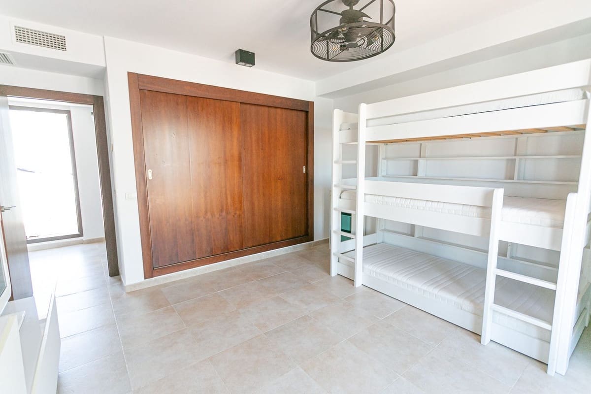 4 bedroom Penthouse for sale in Los Monteros with pool garage - € 895,000 (Ref: 9480412)