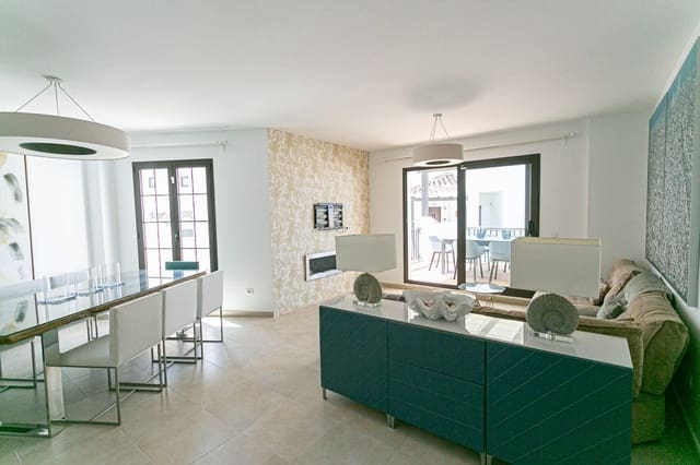 Ático de 4 habitaciones en Los Monteros, Marbella en venta con piscina garaje - 895.000 € (Ref: 9480412)