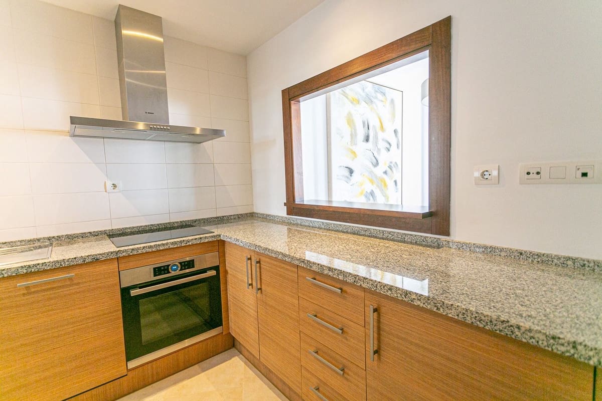 4 bedroom Penthouse for sale in Los Monteros with pool garage - € 895,000 (Ref: 9480412)