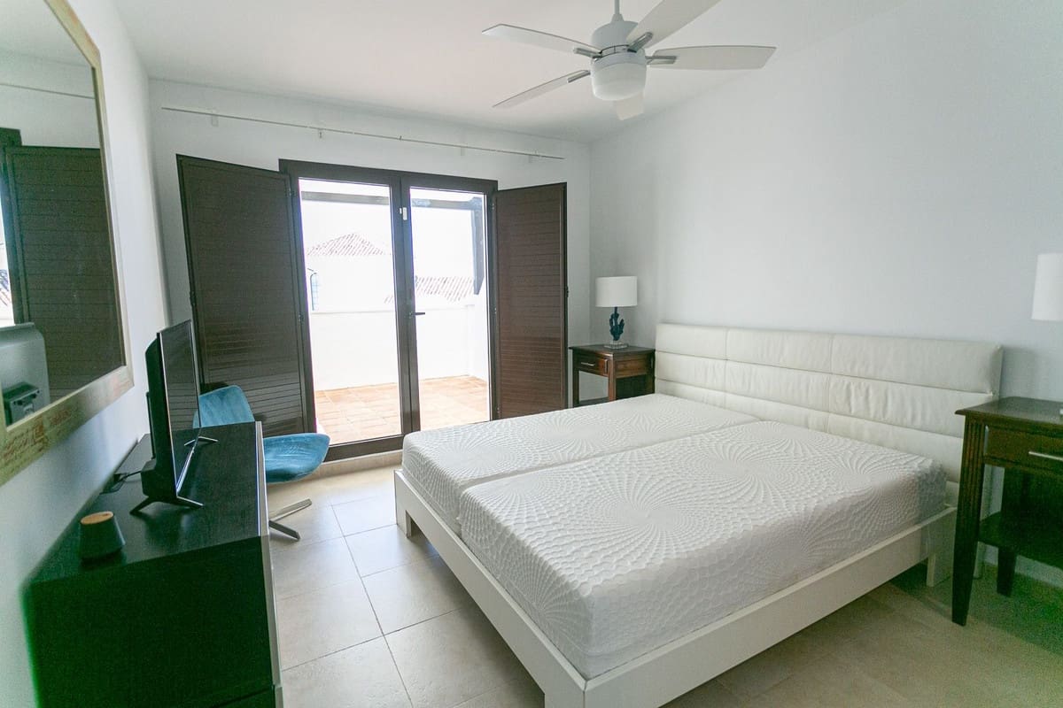 4 bedroom Penthouse for sale in Los Monteros with pool garage - € 895,000 (Ref: 9480412)