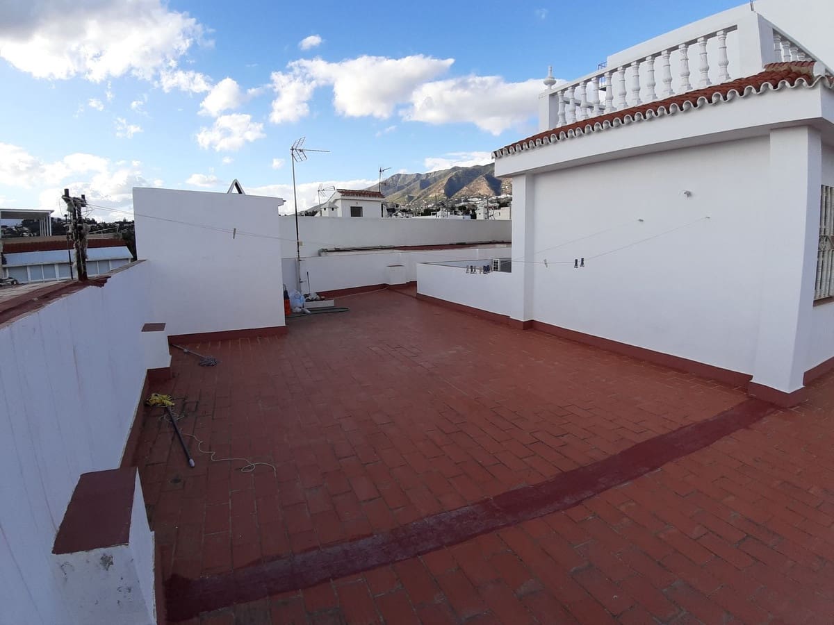 4 bedroom Villa for sale in Mijas with garage - € 895,000 (Ref: 9480414)