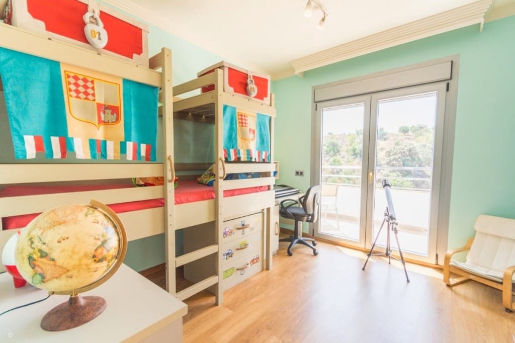 5 bedroom Villa for sale in Mijas Costa with pool - € 995,000 (Ref: 9480415)