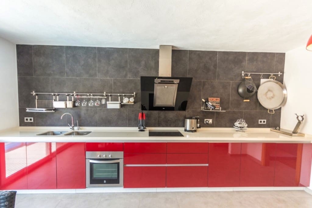 5 bedroom Villa for sale in Mijas Costa with pool - € 995,000 (Ref: 9480415)