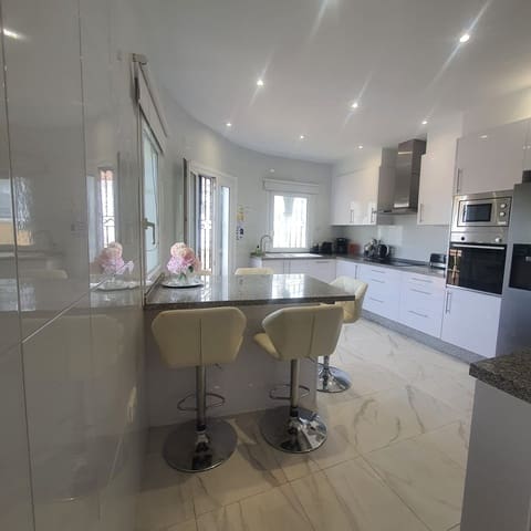 Chalet de 6 habitaciones en El Faro, Mijas en venta con piscina - 895.000 € (Ref: 9480416)