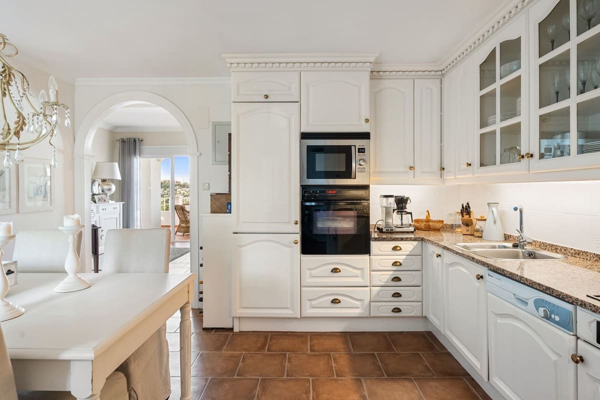 Casa de 3 habitaciones en Nueva Andalucia en venta con piscina - 895.000 € (Ref: 9480417)