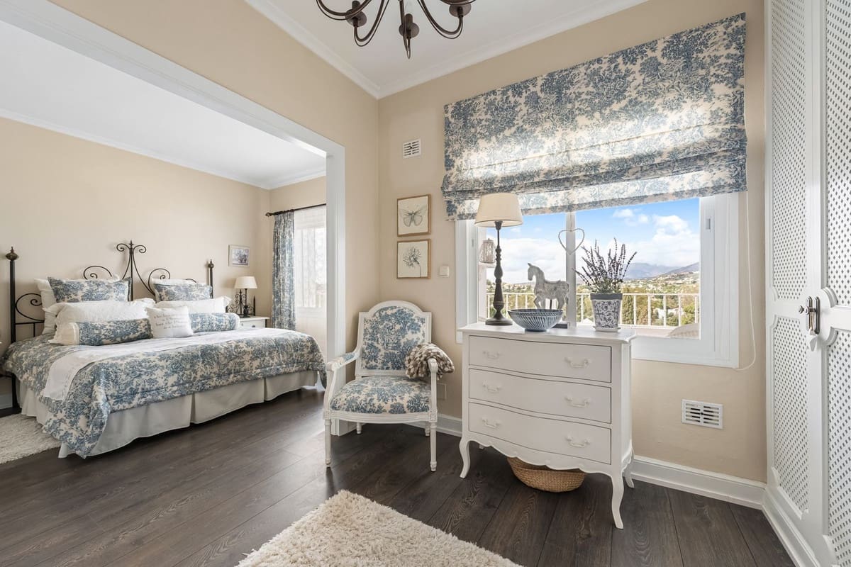 Casa de 3 habitaciones en Nueva Andalucia en venta con piscina - 895.000 € (Ref: 9480417)