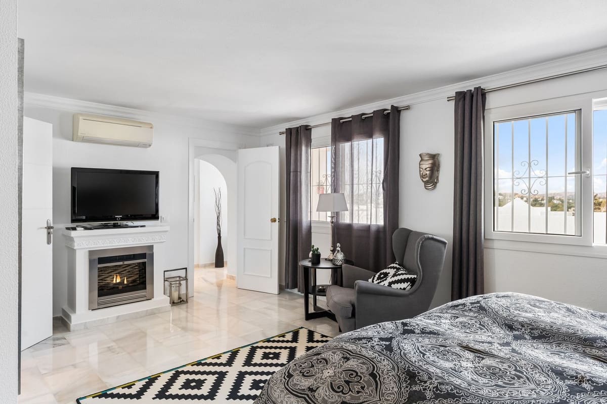 Casa de 3 habitaciones en Nueva Andalucia en venta con piscina - 895.000 € (Ref: 9480417)