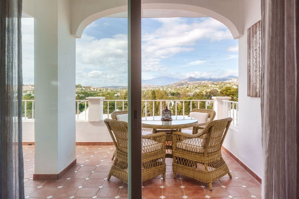 Casa de 3 habitaciones en Nueva Andalucia en venta con piscina - 895.000 € (Ref: 9480417)