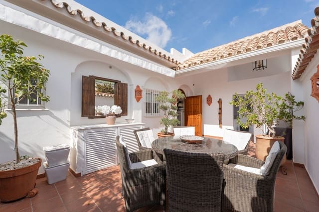 3 quarto Casa em Banda para venda em La Dama de Noche - La Alzambra, Marbella com piscina - 895 000 € (Ref: 9480417)