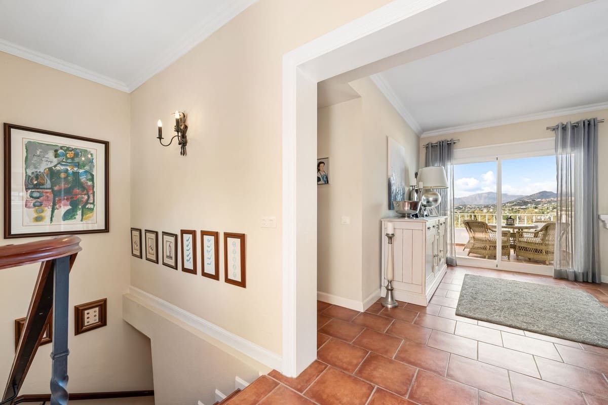 3 bedroom Townhouse for sale in Nueva Andalucia with pool - € 895,000 (Ref: 9480417)