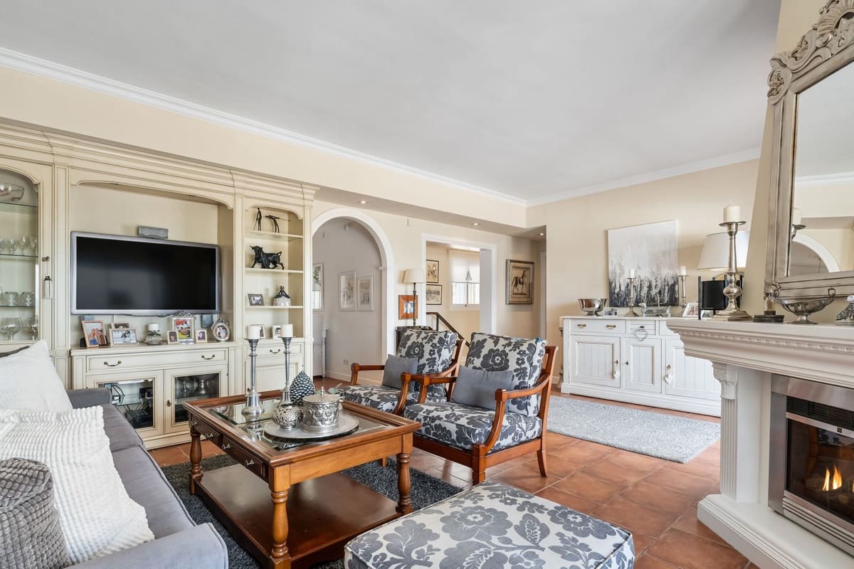 3 bedroom Townhouse for sale in Nueva Andalucia with pool - € 895,000 (Ref: 9480417)