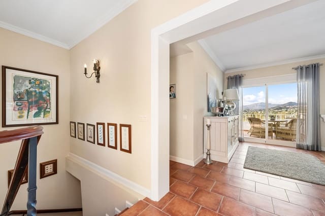 3 quarto Casa em Banda para venda em La Dama de Noche - La Alzambra, Marbella com piscina - 895 000 € (Ref: 9480417)