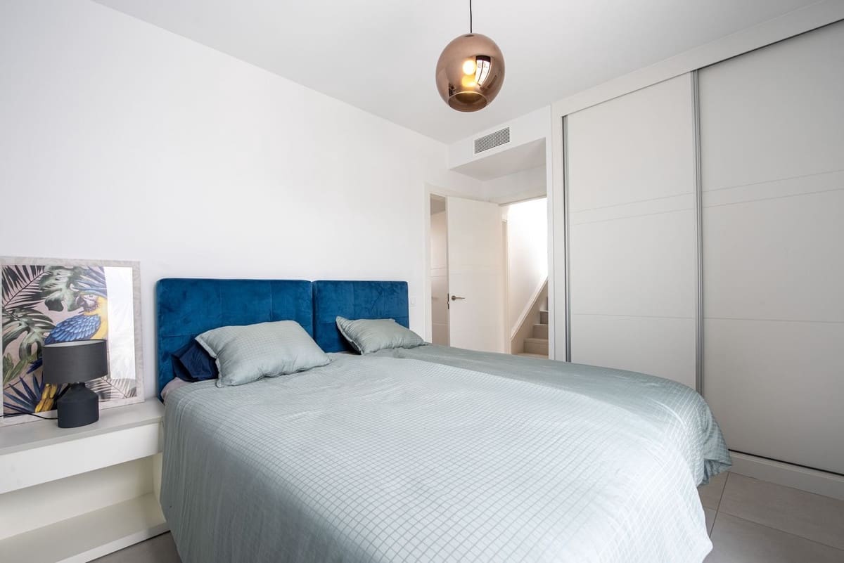 3 bedroom Townhouse for sale in Estepona with pool - € 895,000 (Ref: 9480418)