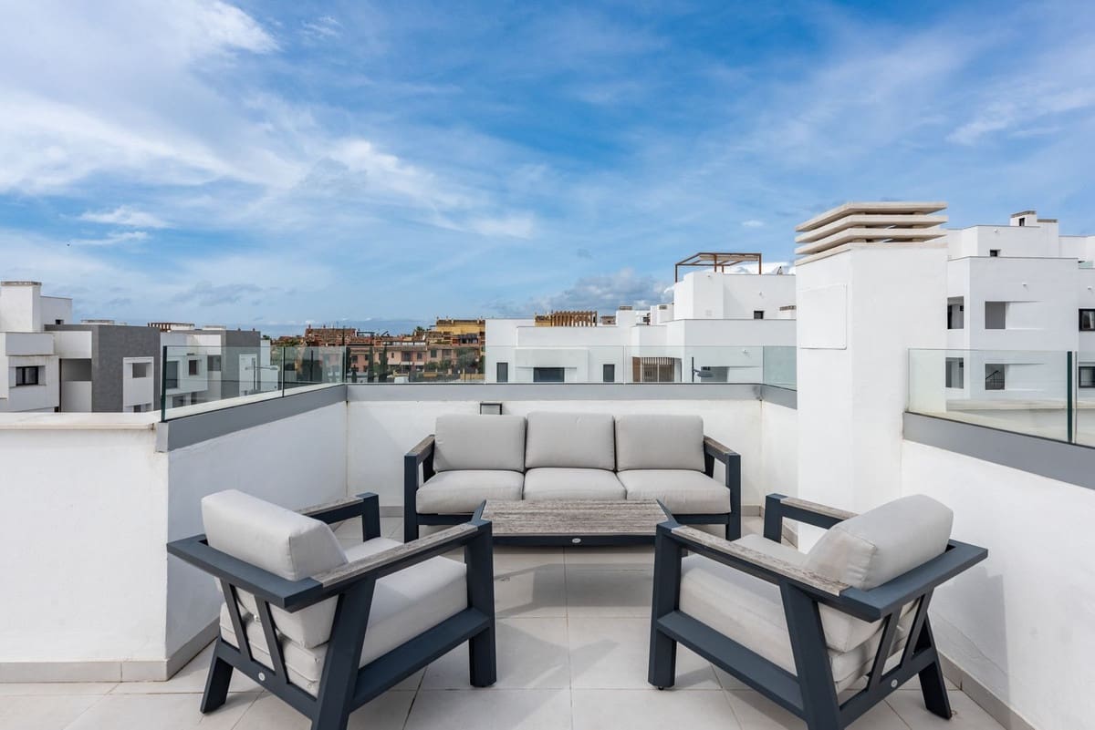 3 bedroom Townhouse for sale in Estepona with pool - € 895,000 (Ref: 9480418)