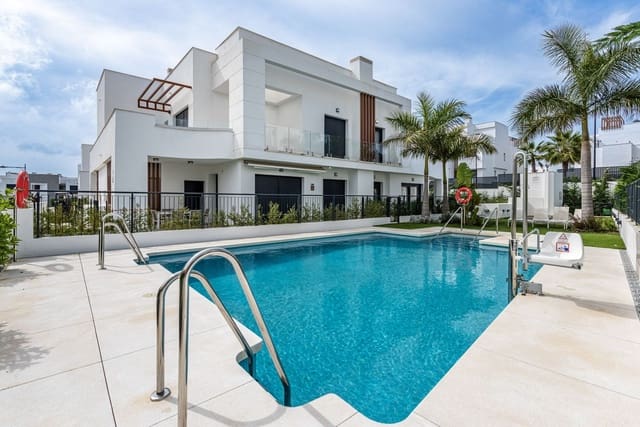 3 bedroom Townhouse for sale in Estepona with pool - € 895,000 (Ref: 9480418)