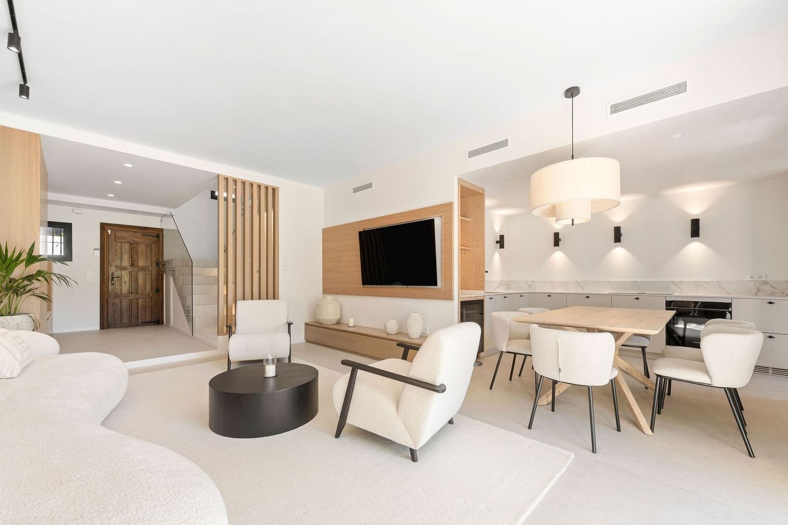 Casa de 3 habitaciones en Nueva Andalucia en venta con piscina - 895.000 € (Ref: 9480419)