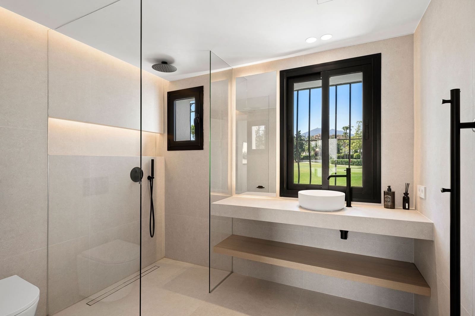 Casa de 3 habitaciones en Nueva Andalucia en venta con piscina - 895.000 € (Ref: 9480419)