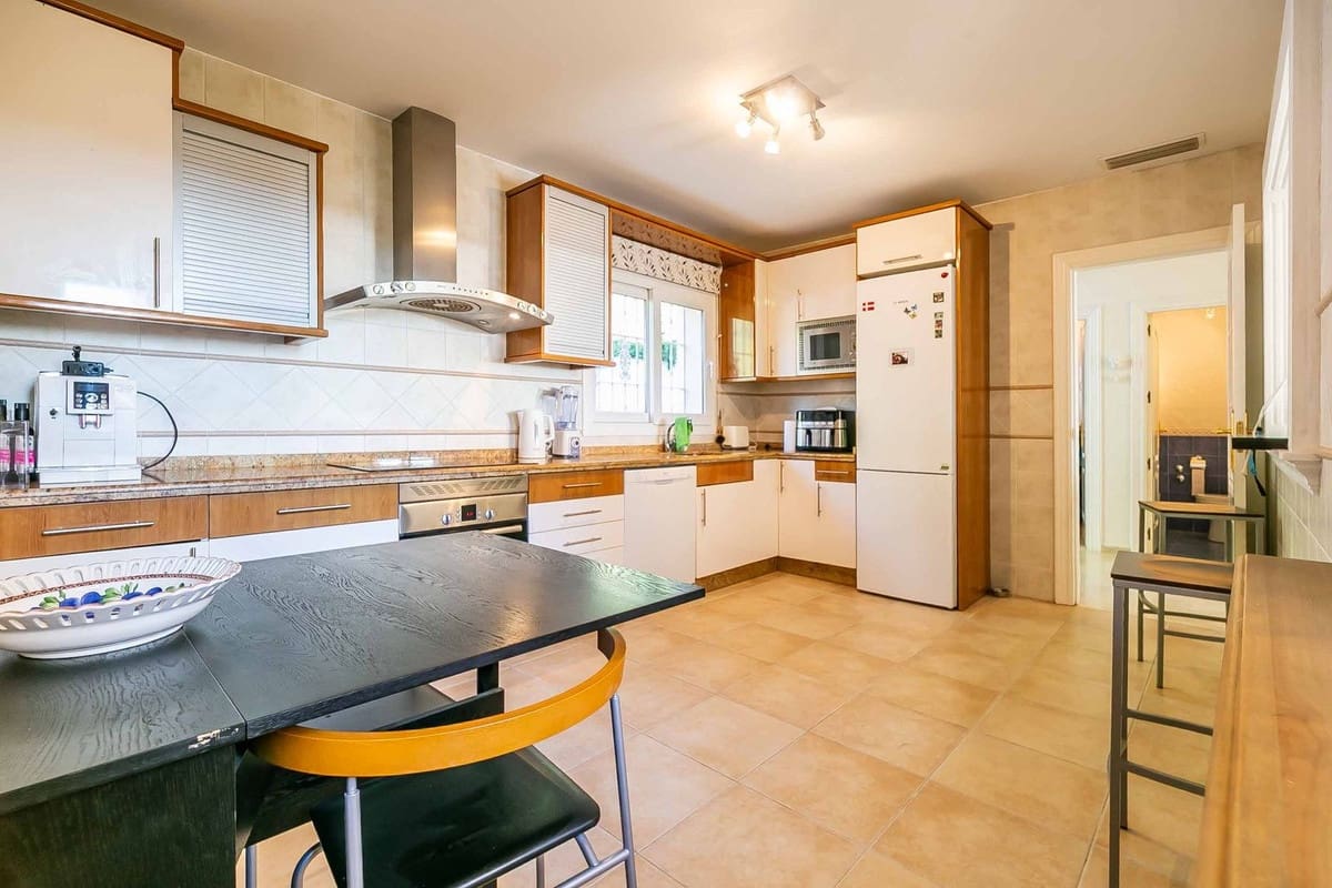 3 slaapkamer Huis te koop in Artola met zwembad garage - € 895.000 (Ref: 9480420)