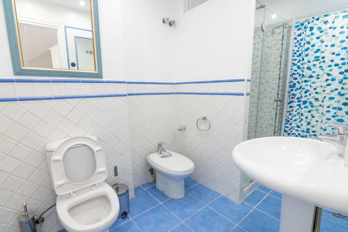 Casa de 4 habitaciones en Estepona en venta con piscina - 895.000 € (Ref: 9480422)