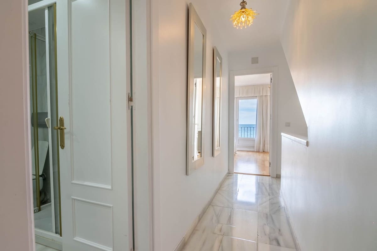 4 sypialnia Dom na sprzedaż w Estepona z basenem - 895 000 € (Ref: 9480422)