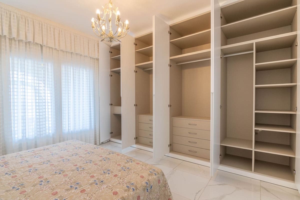 4 sypialnia Dom na sprzedaż w Estepona z basenem - 895 000 € (Ref: 9480422)