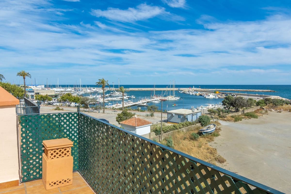 4 sypialnia Dom na sprzedaż w Estepona z basenem - 895 000 € (Ref: 9480422)