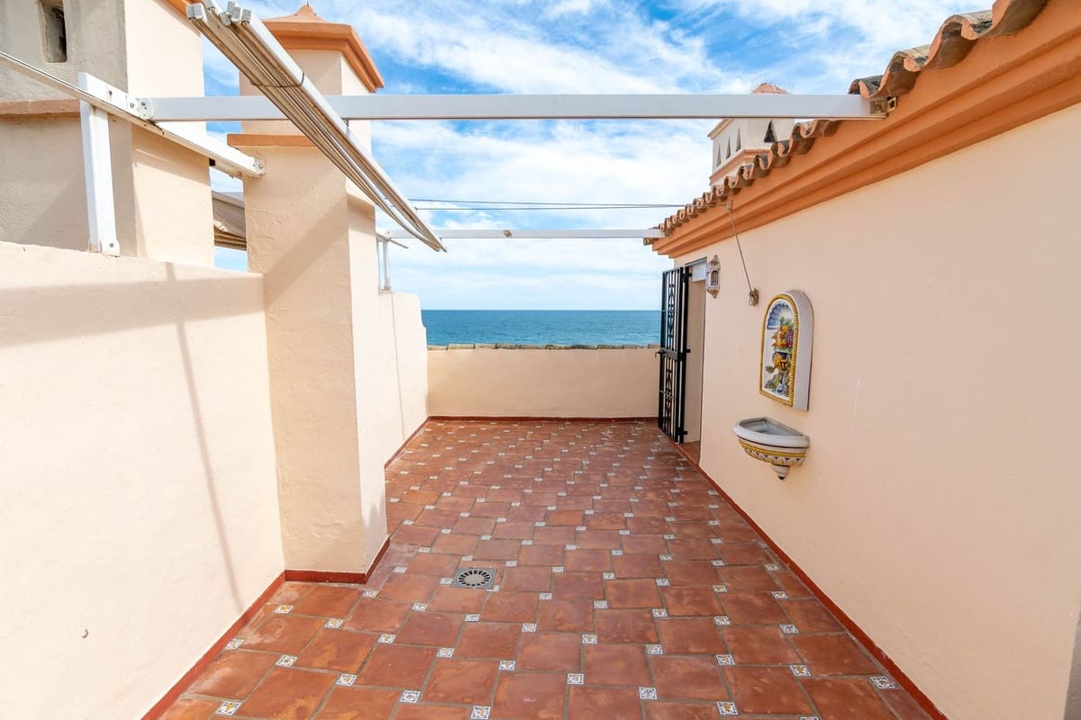 4 sypialnia Dom na sprzedaż w Estepona z basenem - 895 000 € (Ref: 9480422)