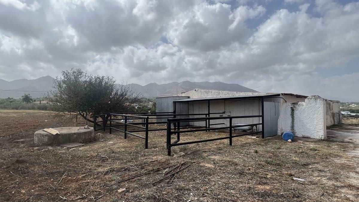 8 bedroom Finca/Country House for sale in Alhaurin de la Torre with pool - € 895,000 (Ref: 9480423)