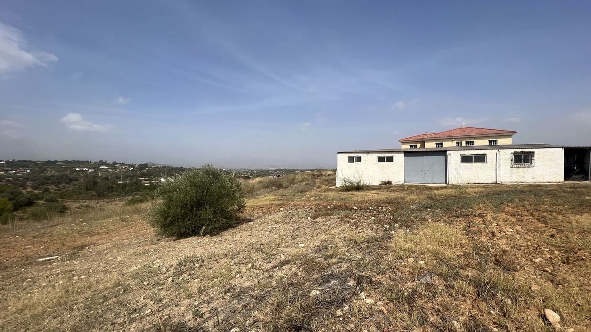 8 bedroom Finca/Country House for sale in Alhaurin de la Torre with pool - € 895,000 (Ref: 9480423)