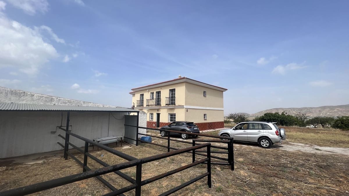 8 makuuhuone Maalaistalo myytävänä paikassa Alhaurin de la Torre mukana uima-altaan - 895 000 € (Ref: 9480423)