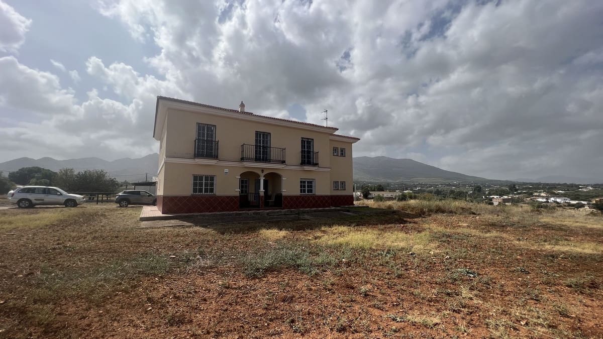 8 makuuhuone Maalaistalo myytävänä paikassa Alhaurin de la Torre mukana uima-altaan - 895 000 € (Ref: 9480423)
